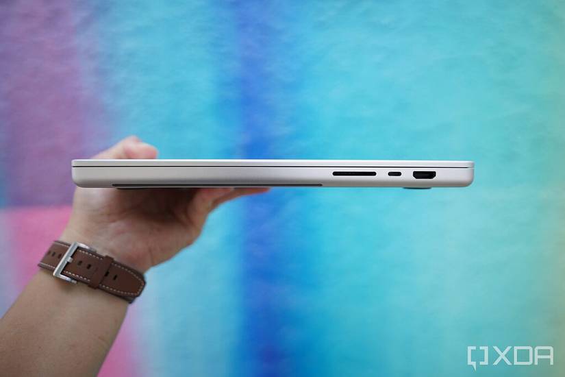 M1 Max MacBook Pro ports