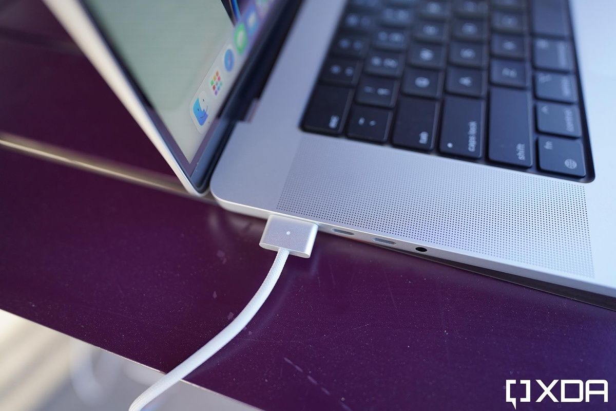 MagSafe on 2021 MacBook