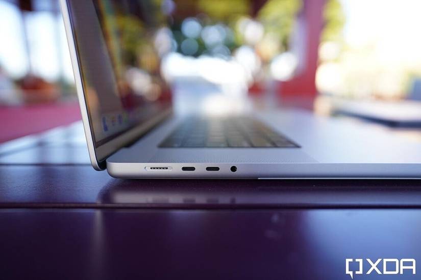 MacBook Pro 14″ 2021 – Apple M1 Pro – 16 Go RAM – SSD 512 Go – Gris (Reconditionné)