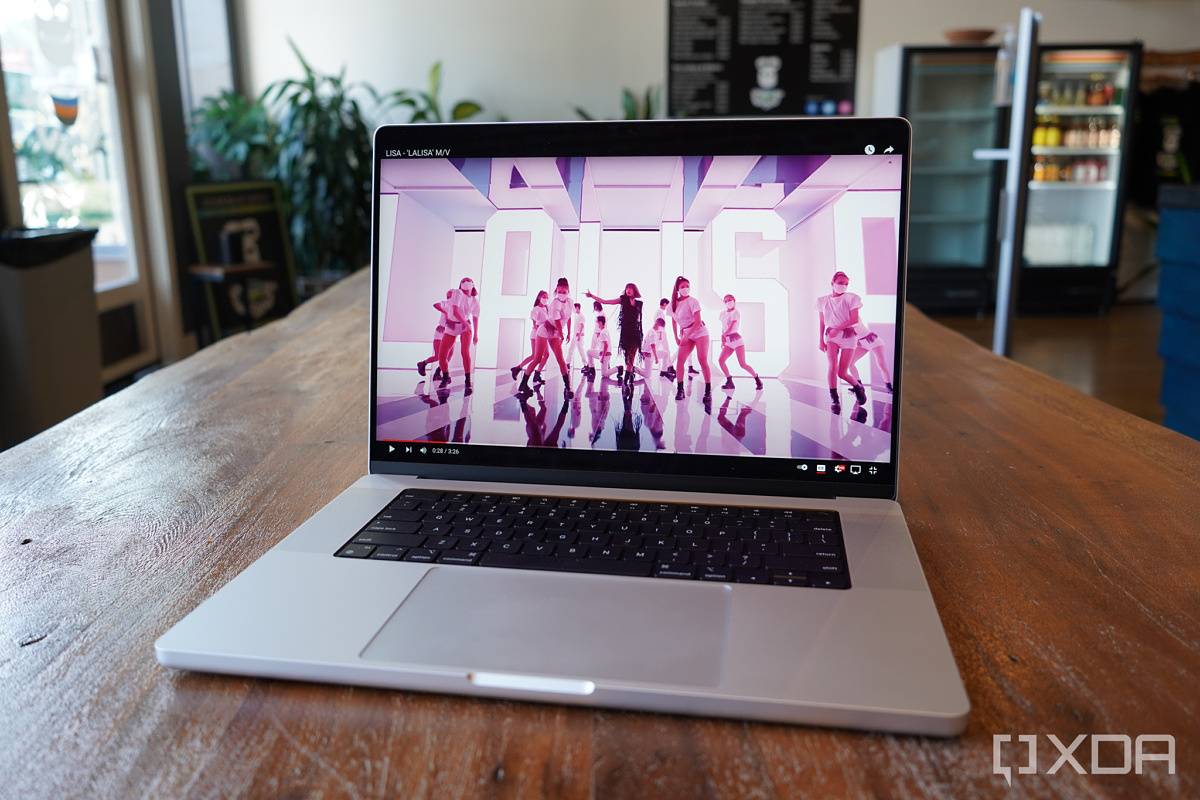 MacBook Pro Mini LED display