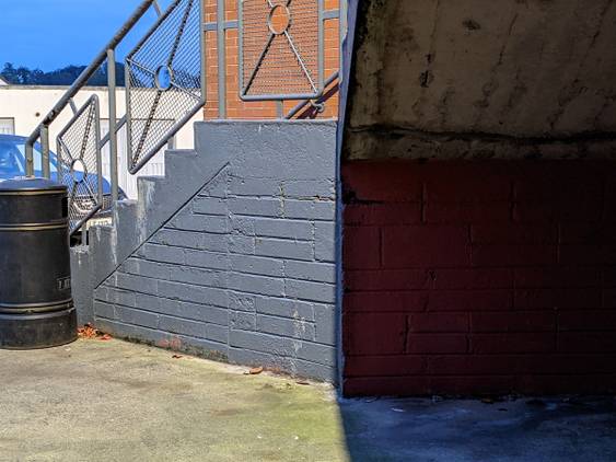 Pixel 5 2x Super Res Zoom of brick stairs