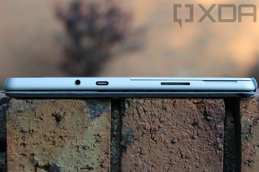 Side view of Surface Go 3