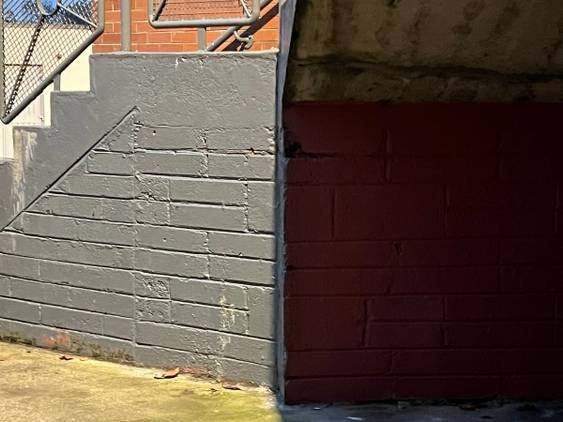 iPhone 13 Pro 3x telephoto of brick stairs