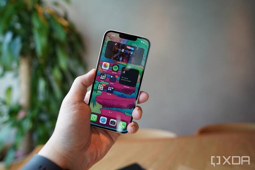 iPhone 13 front