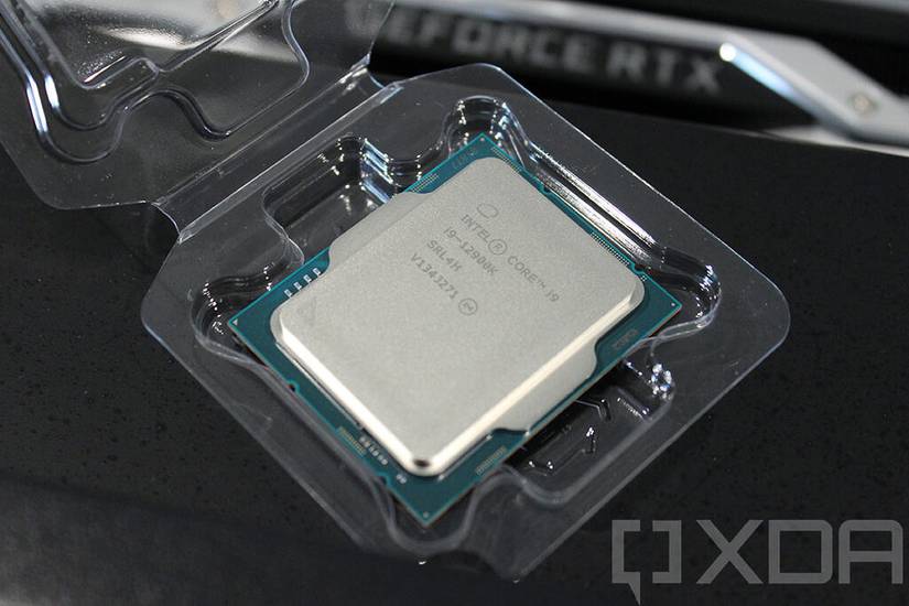 Intel Core processor in plastic packaging