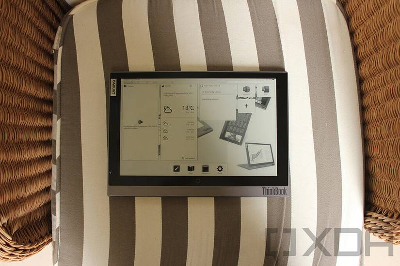 E Ink display on outside of Lenovo ThinkBook Plus