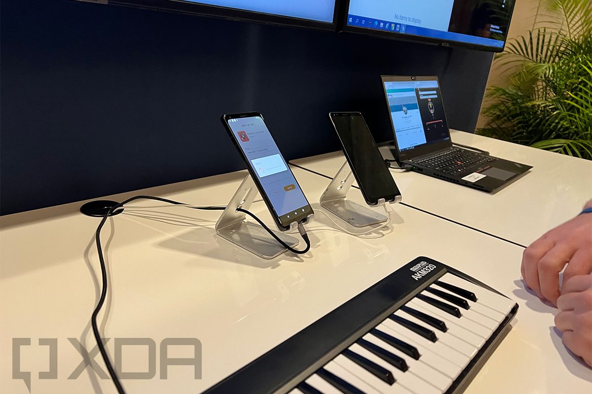 MIDI keyboard
