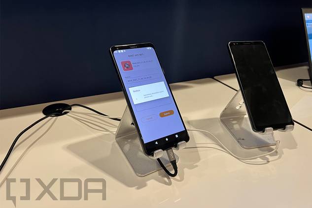 Qualcomm Snapdragon 8 Gen 1 reference device minting an NFT