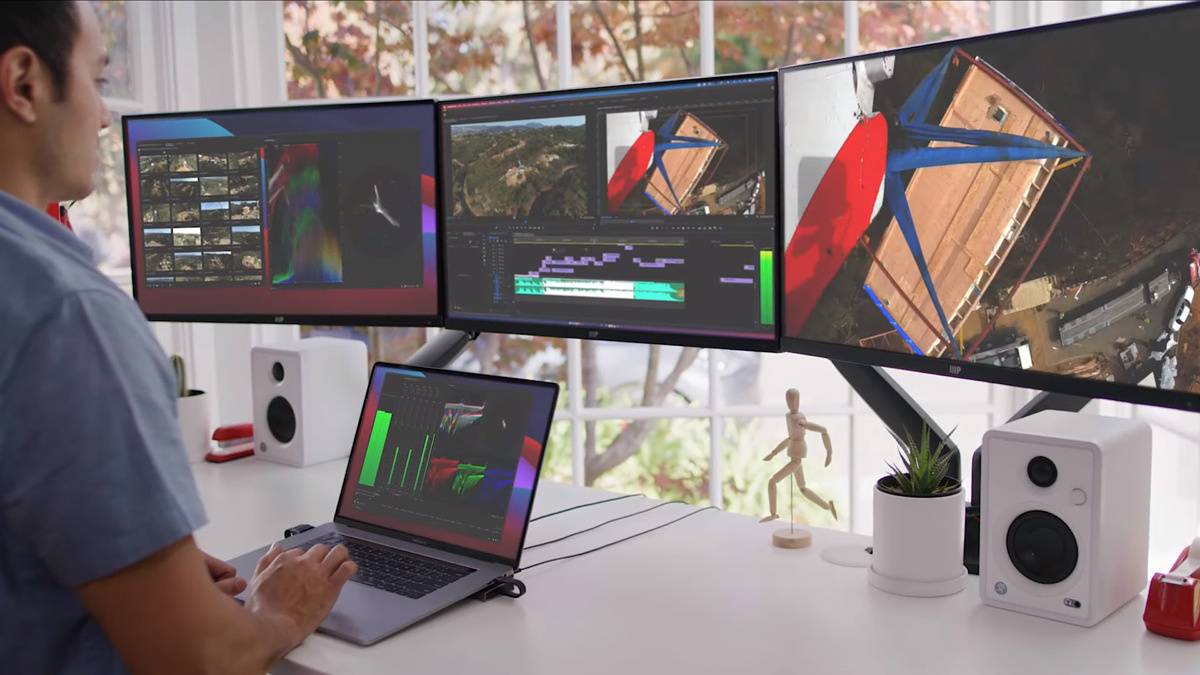 Hyper has a new triple-display MacBook dock, and it's 50% off