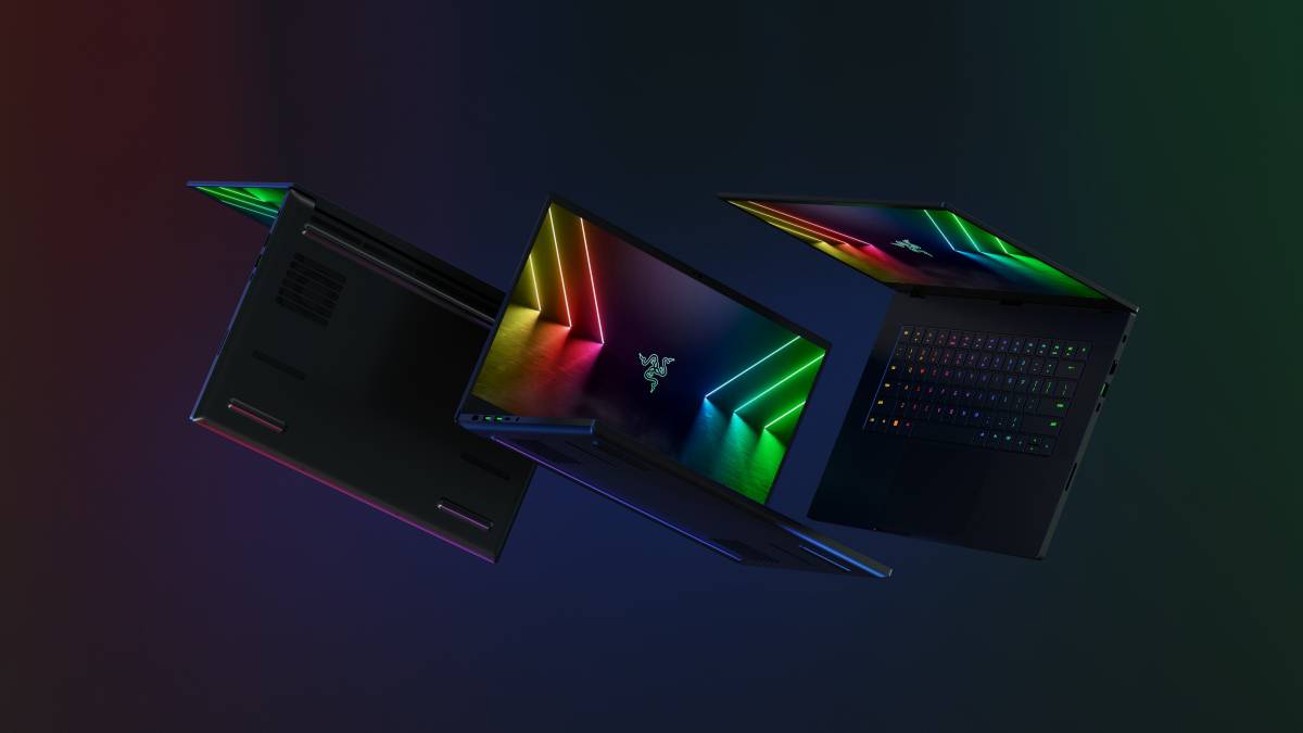 Three Razer Blade 2022 laptops