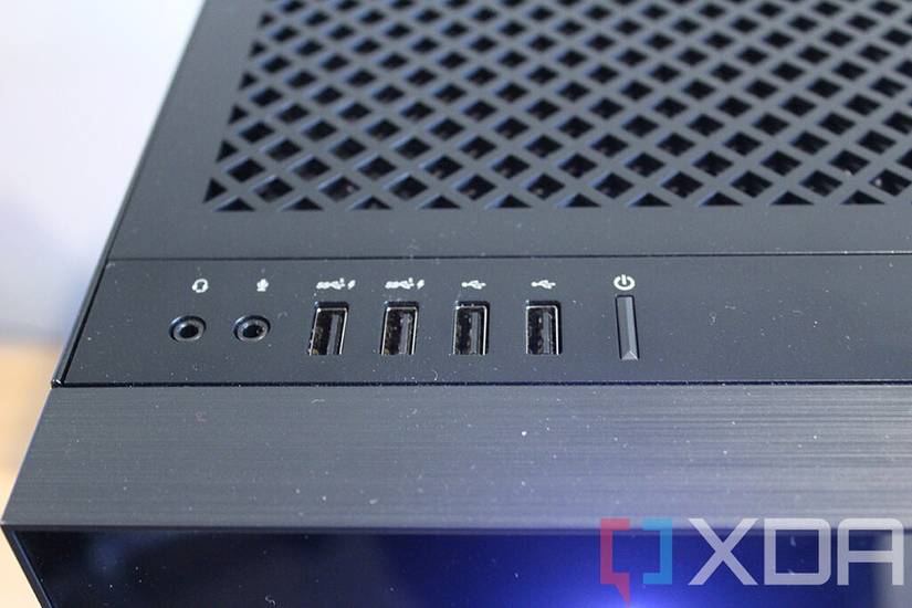 Front ports on HP OMEN 45L
