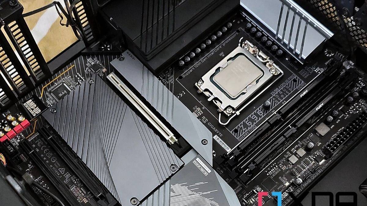A Gigabyte Aorus Z690 Pro DDR5 motherboard inside a PC case