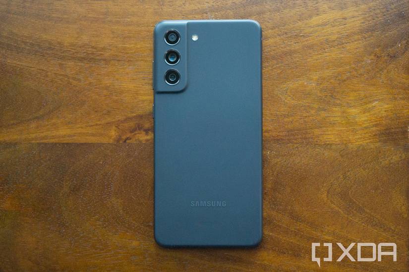 Galaxy S21 FE rear