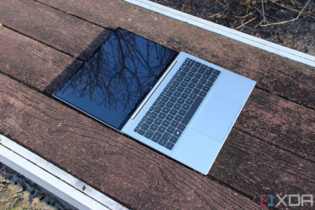 Hands on with HP's redesigned Elite Dragonfly G3 laptop