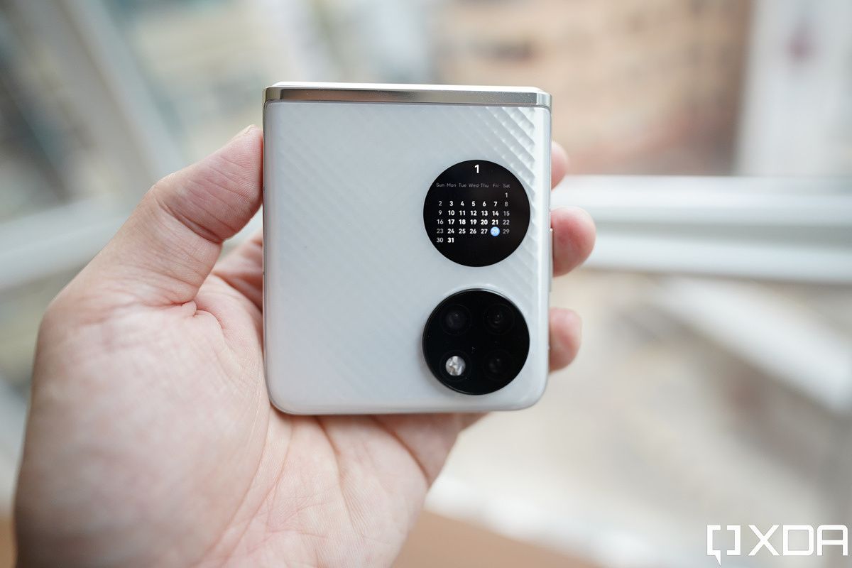 Huawei P50 Pocket Review: Galaxy Z Flip 3, but make it chic and pricey