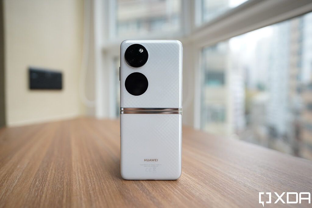 Huawei P50 Pocket Review: Galaxy Z Flip 3, but make it chic and pricey
