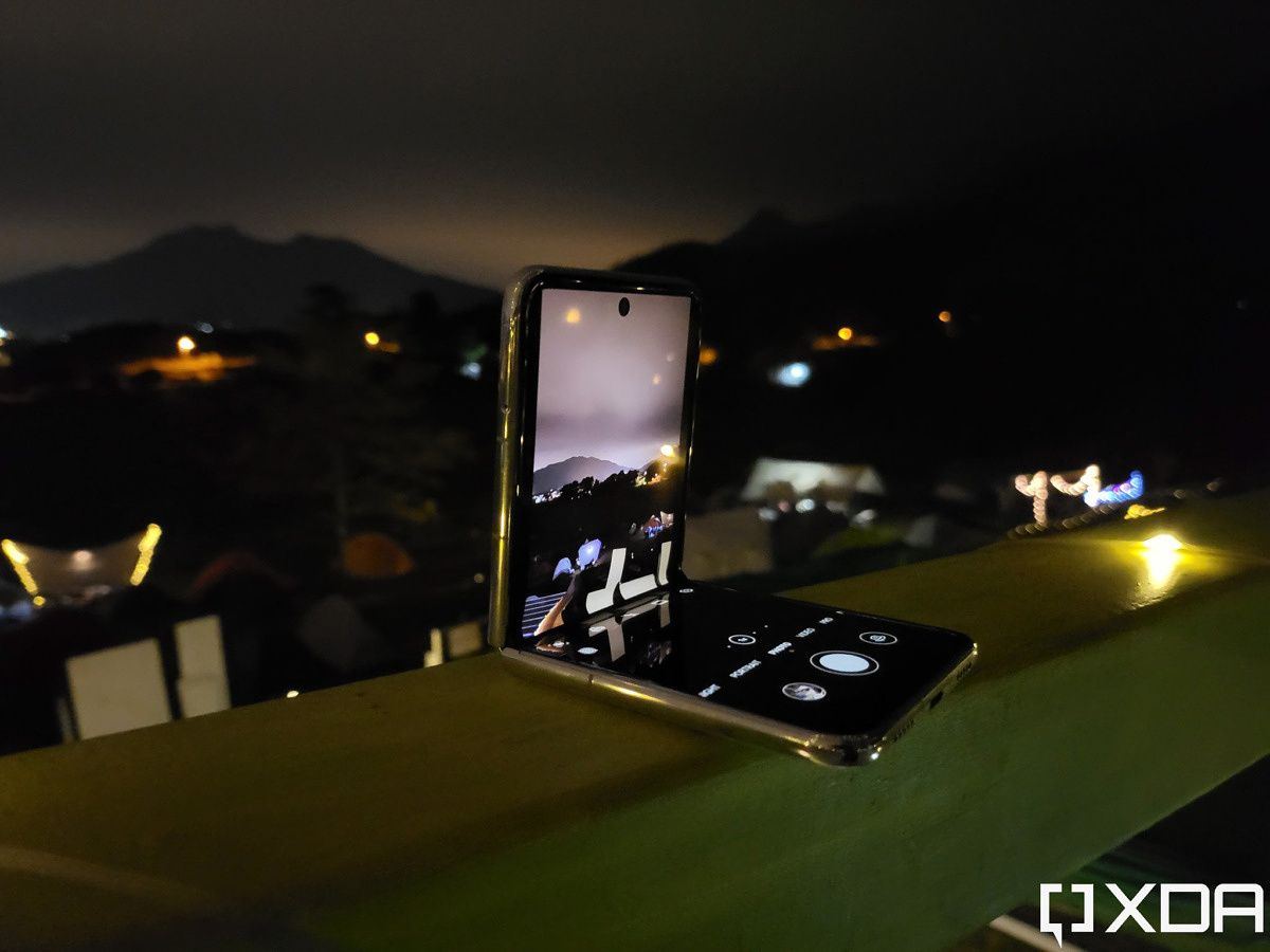 Huawei P50 Pocket Review: Galaxy Z Flip 3, but make it chic and pricey