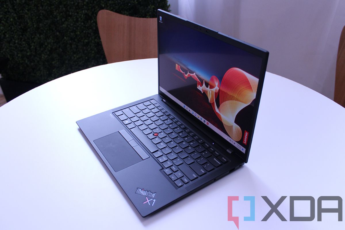 美品 Lenovo ThinkPad X1 Carbon Gen10 オフィス ThinkPad X1 Carbon Gen 10 | Ultralight, super-powerful Intel Evo