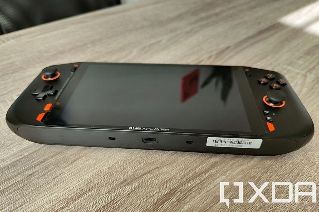 ONE XPLAYER Mini review: A handheld gaming PC that's