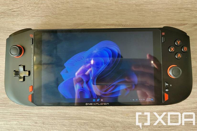 ONE XPLAYER Mini displaying Windows desktop