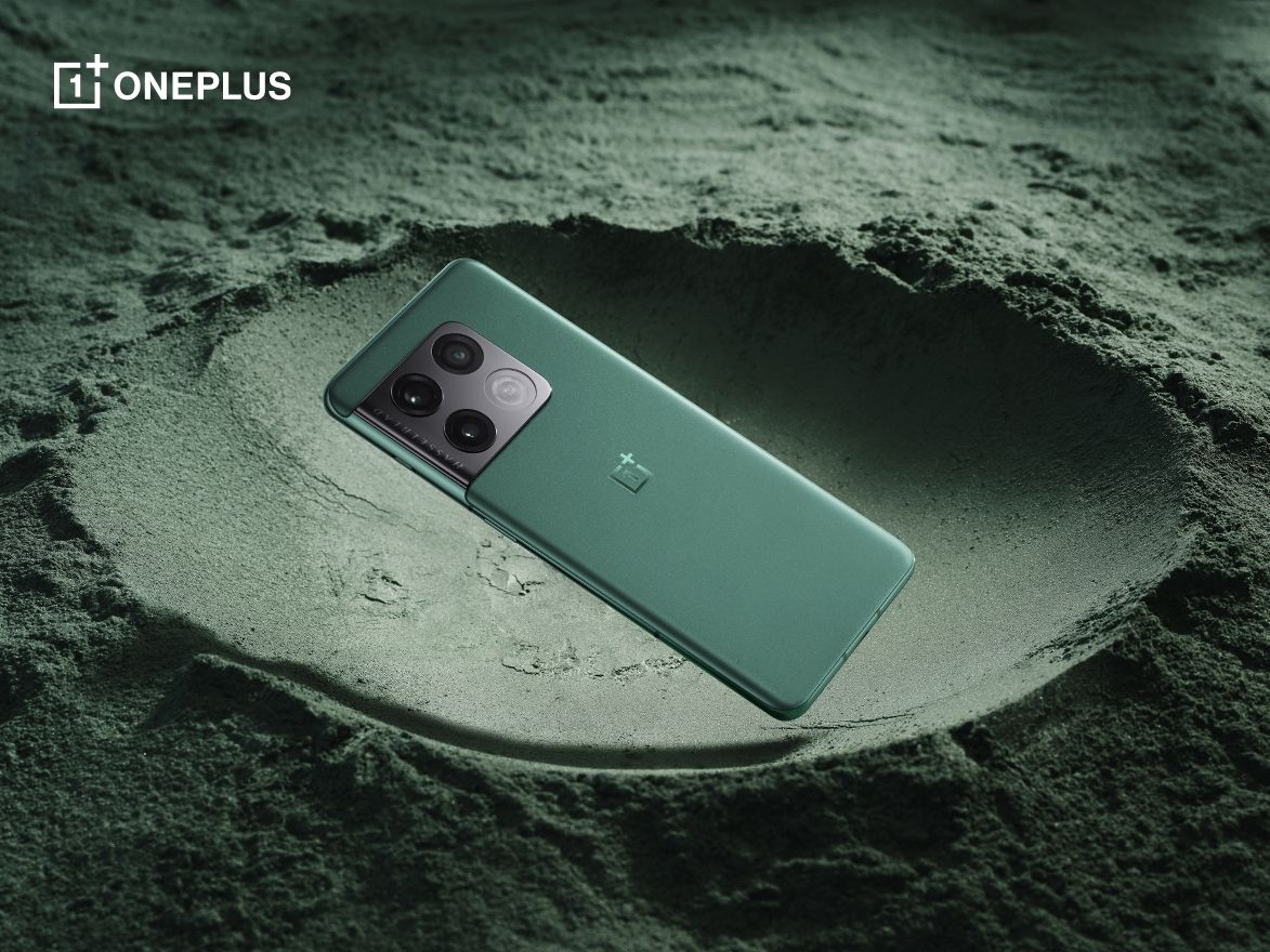 The OnePlus 10 Pro comes with 80W fast charging, Hasselblad