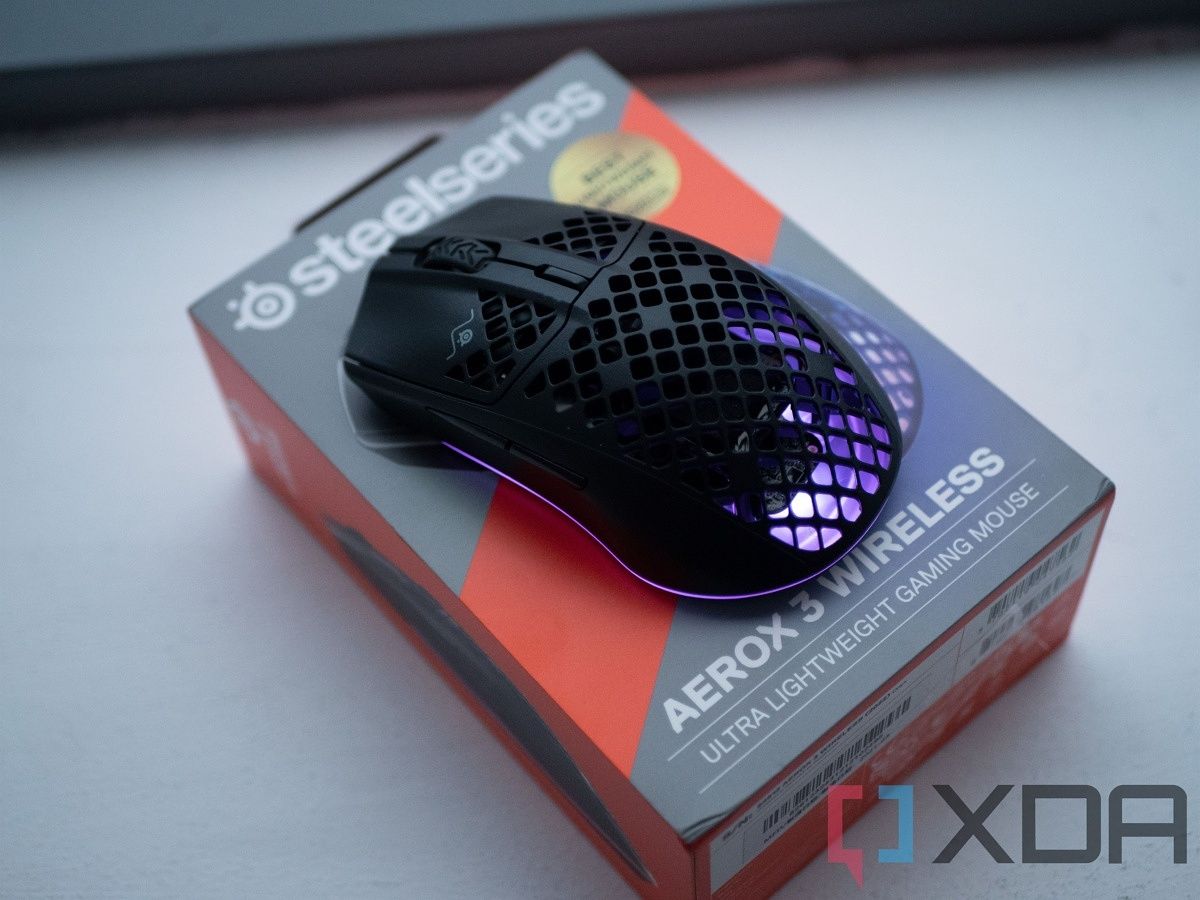 SteelSeries AEROX 3 WIRELESS 本体 SteelSeries Aerox 3 Wireless Ultra-Lightweight Gaming Mouse
