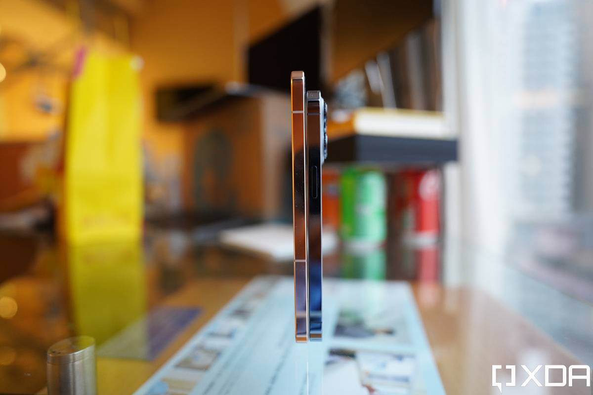 Vivo V23 and iPhone 13 Pro
