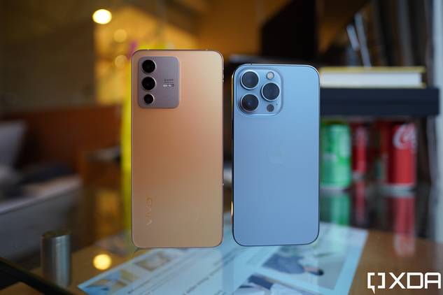 Vivo V23 and iPhone 13 Pro