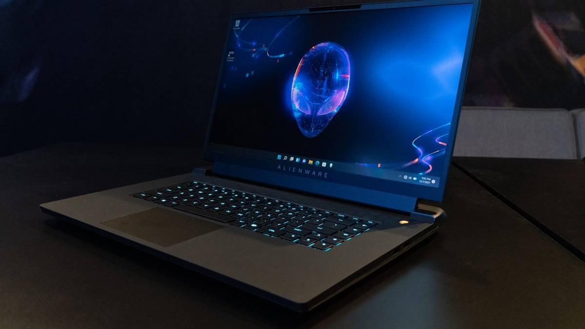 alienware m15 r7 feature image