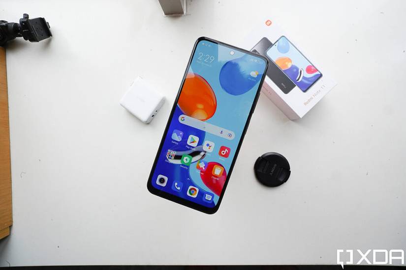 Redmi Note 11 with a 6.44-inch OLED screen