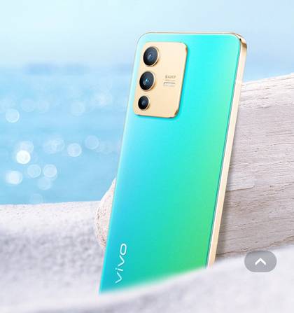Vivo's V23 is an affordable mid-ranger with a 50MP selfie camera and a color-changing back. 