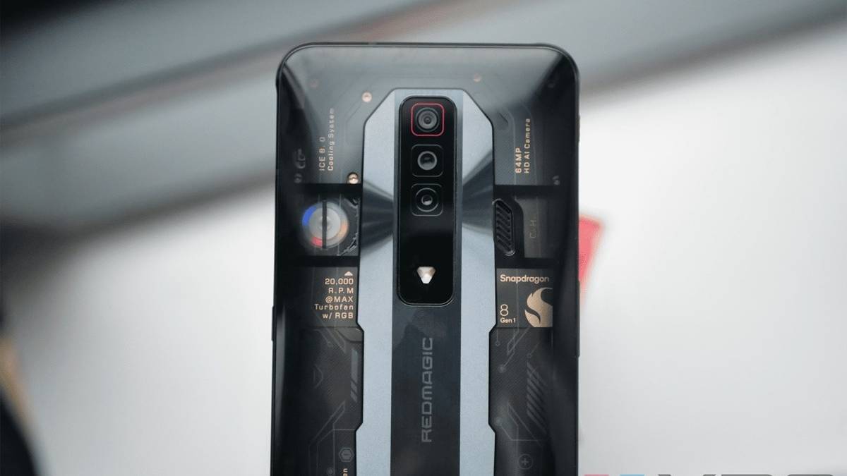 The back of the RedMagic 7
