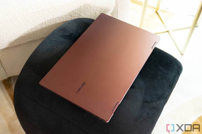 Samsung Galaxy Book 2 Pro 360 in Burgundy