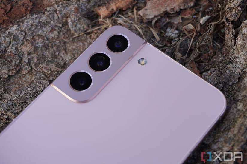 Close up of camera on S22 Plus