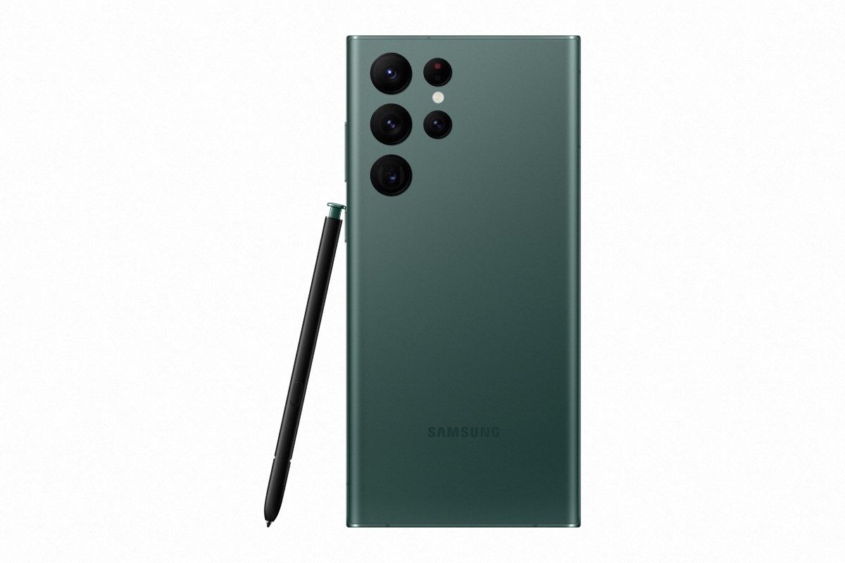Green is the new color this time around that's going to attract a lot of eyeballs. It looks subtle but also fun in a way. Getting this color is a great way to stand out from the crowd.
