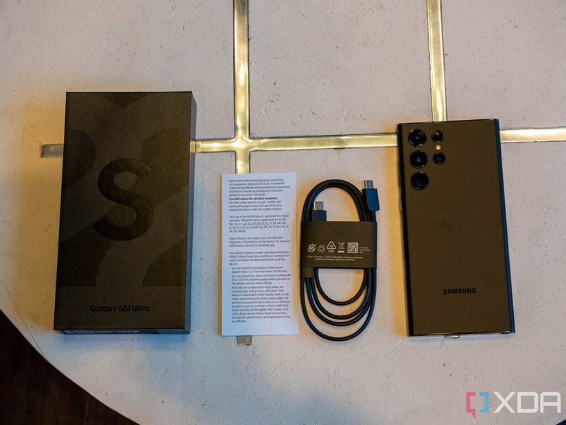 What do you get inside the Samsung Galaxy S22 Ultra box?