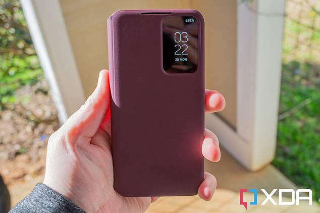 Samsung Galaxy S22 in magenta s-view case with flap closed