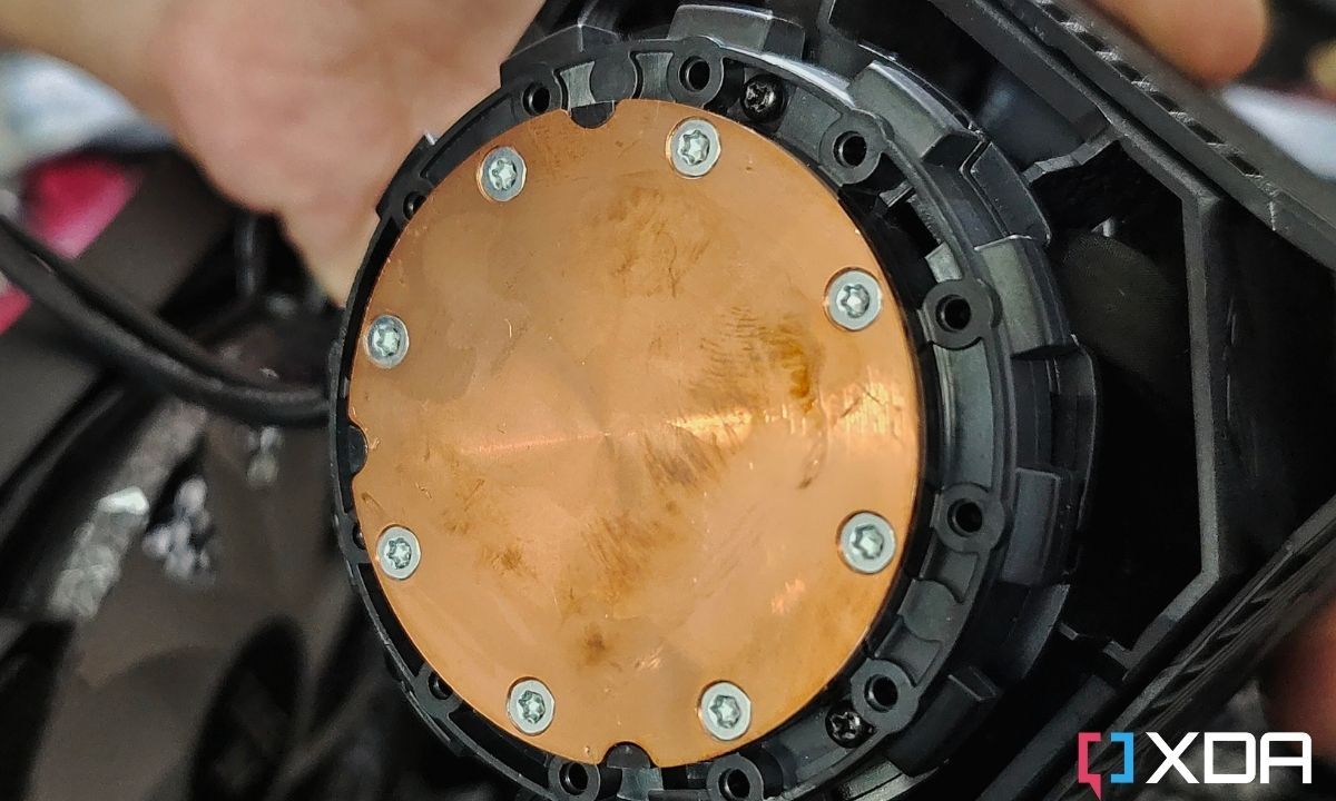 ASUS ROG Ryujin II 360 AIO copper plate