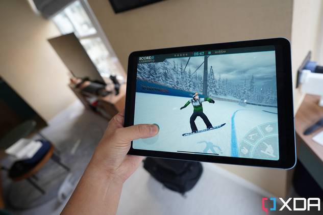 Gaming on iPad Air 2022