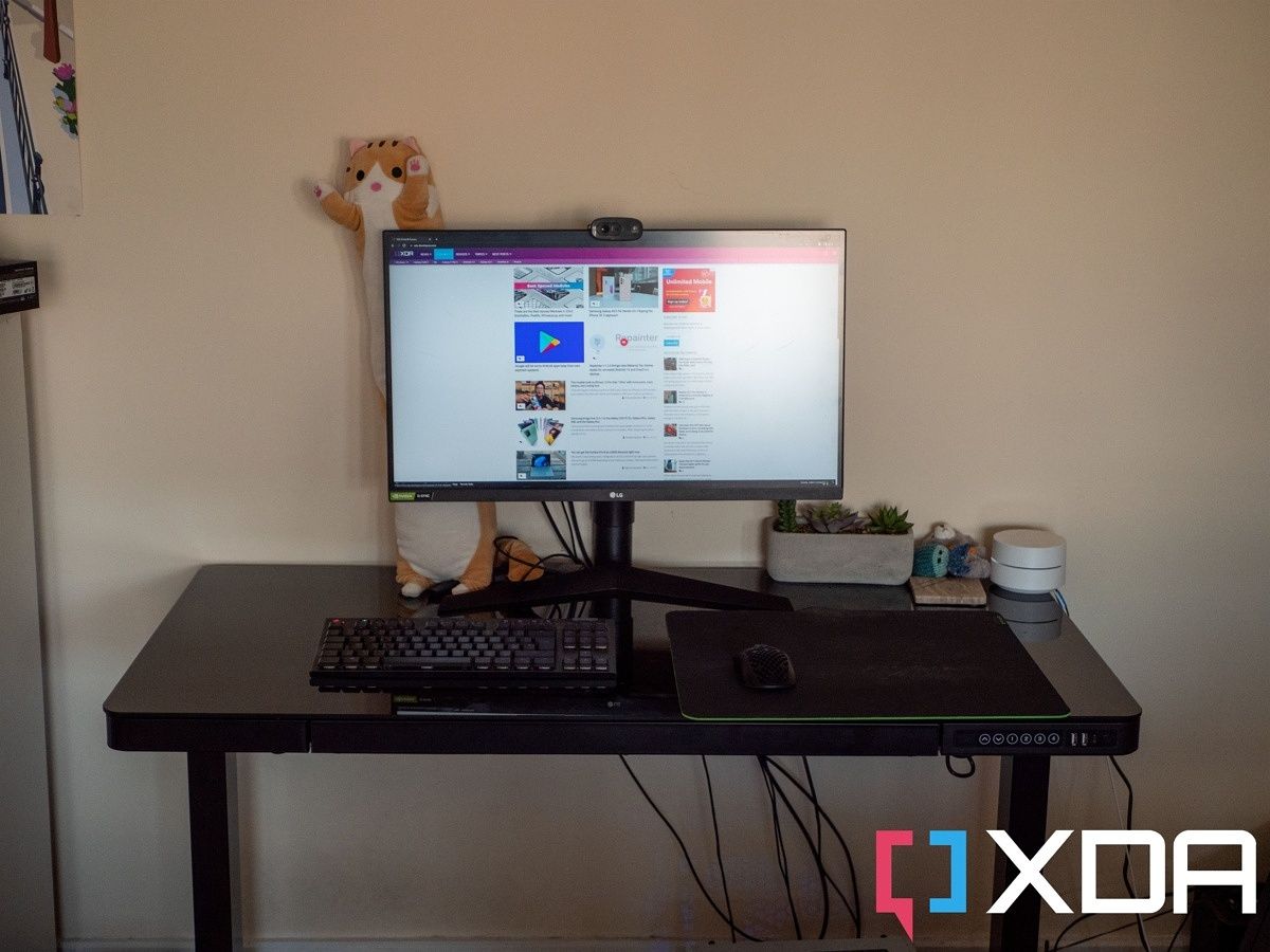 FlexiSpot EG8 Standing Desk Review: A genuine home office FlexiSpot EG8 Standing Desk Review: A genuine home office