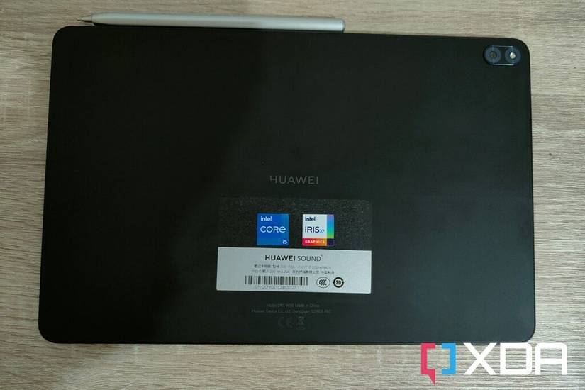 Rear panel of the HUAWEI MateBook E seen from above with M-Pencil attached magnetically