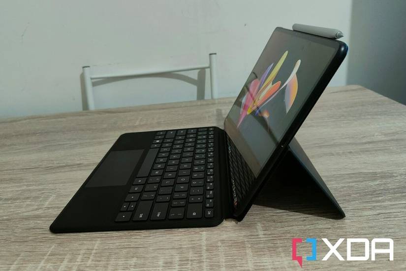 HUAWEI MateBook E with Smart Magnetic Keyboard attached seen from the right