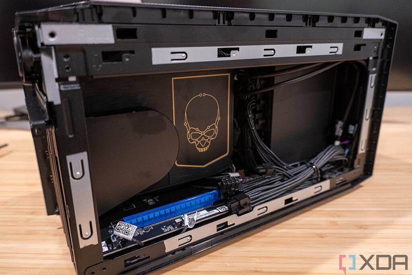 Intel NUC 12 Extreme with side removed