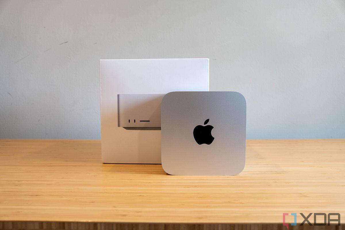 Mac Studio 箱　Box What do you get inside the Apple Mac Studio box?