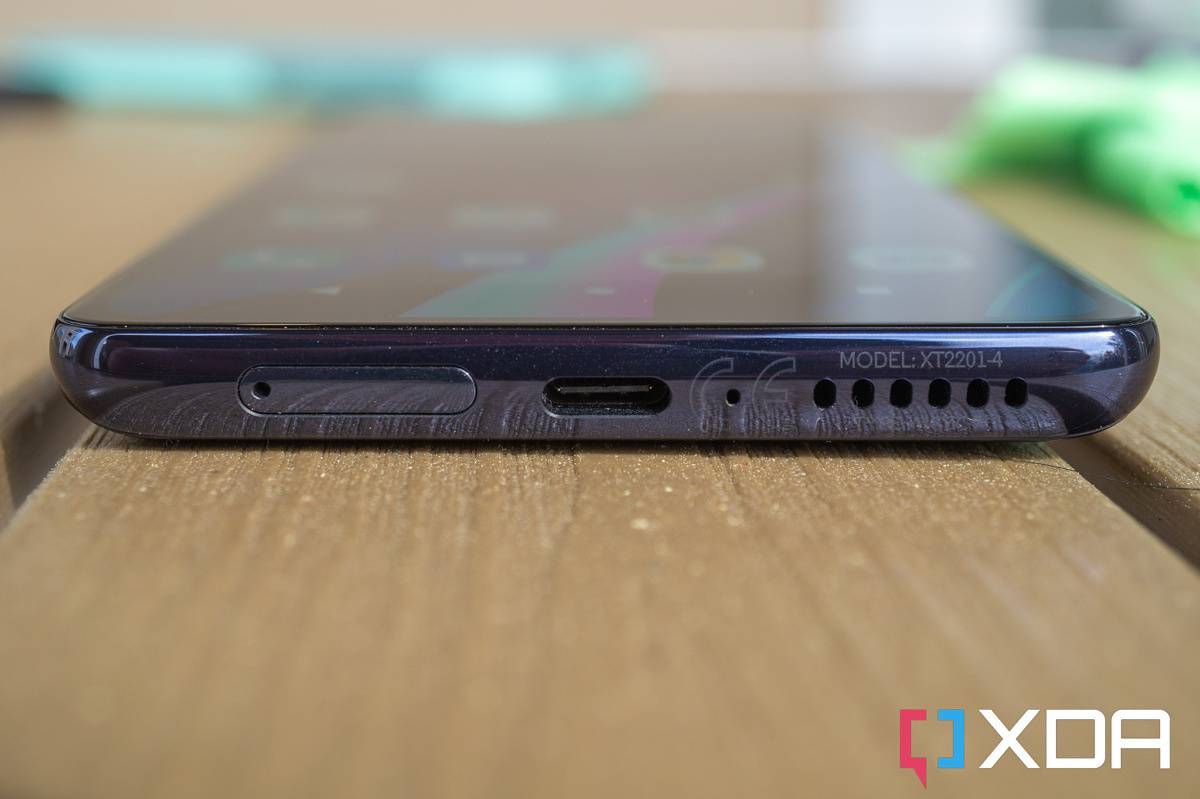 Bottom of Moto Edge Plus