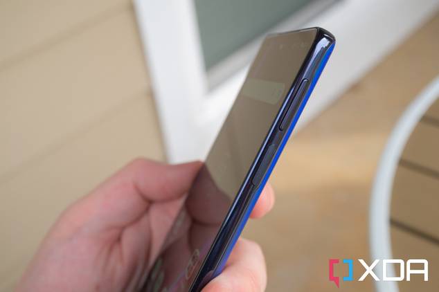 Side of Moto Edge Plus