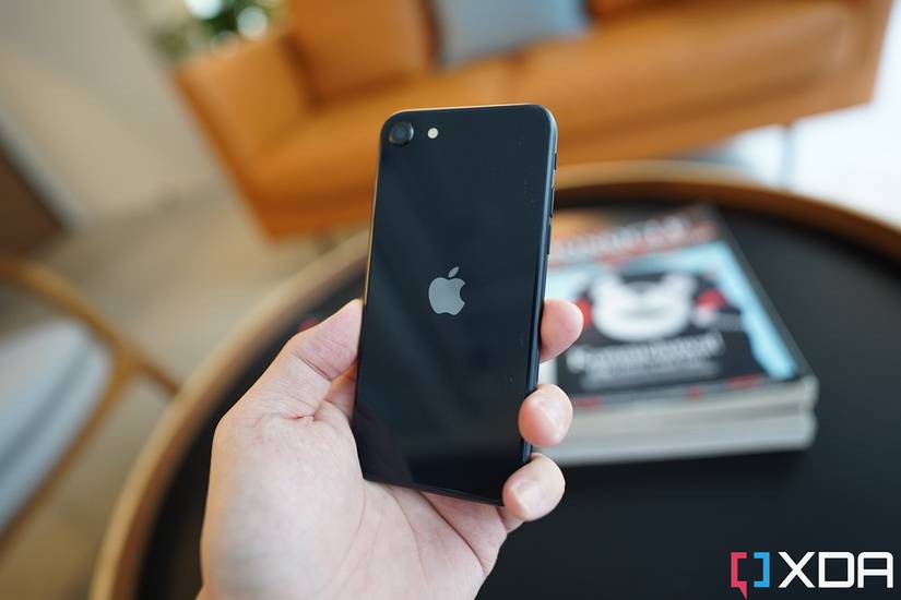Pixel 7a vs iPhone SE 3: Which affordable phone should you buy?
