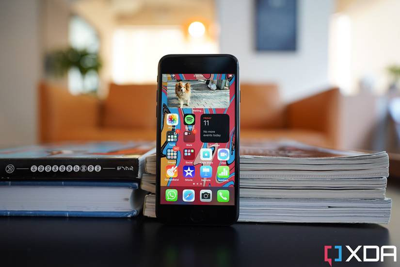 Pixel 7a vs iPhone SE 3: Which affordable phone should you buy?