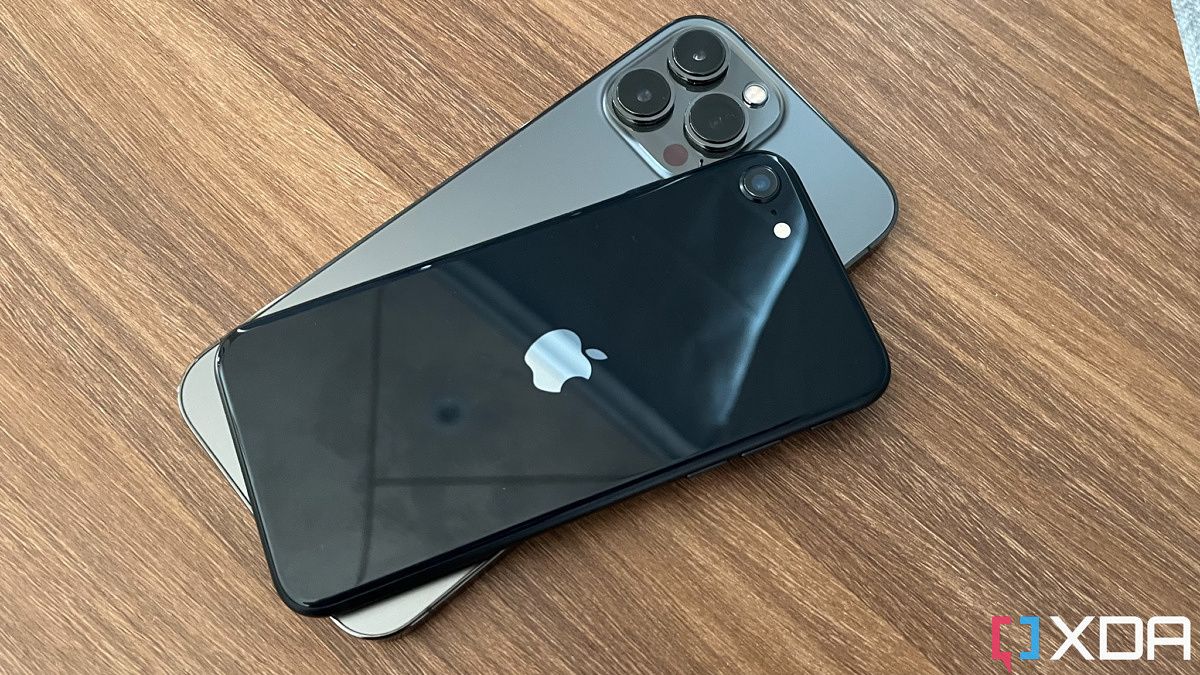 iPhone SE 2022 and the iPhone 13 Pro Max
