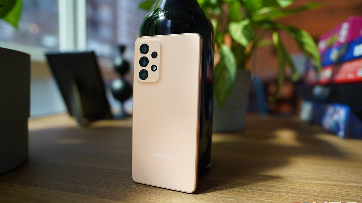 What colors does the Samsung Galaxy A53 5G come in?